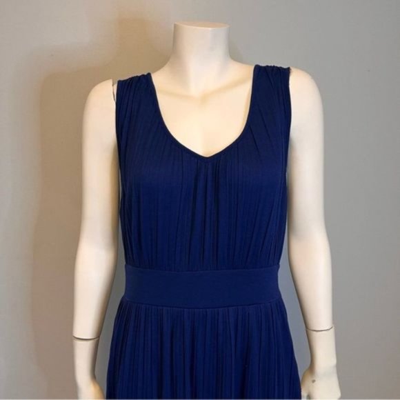 Banana Republic Mystic Blue Pleated V-Neck Sleeveless Dress Size 10 - Picture 2 of 12